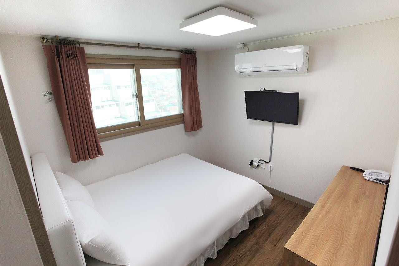 Jeju Sky Hill Business Hotel Exterior photo