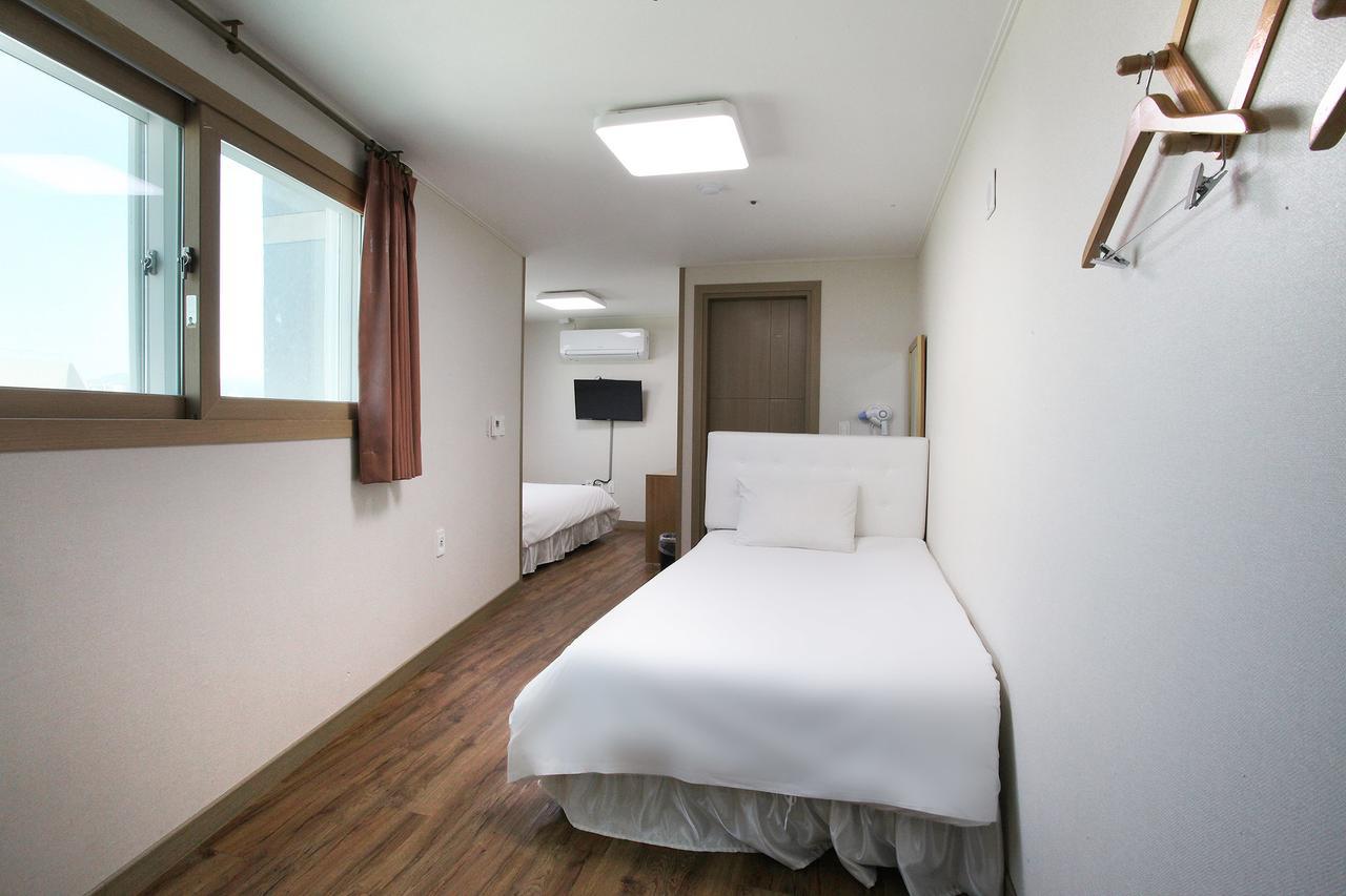 Jeju Sky Hill Business Hotel Exterior photo